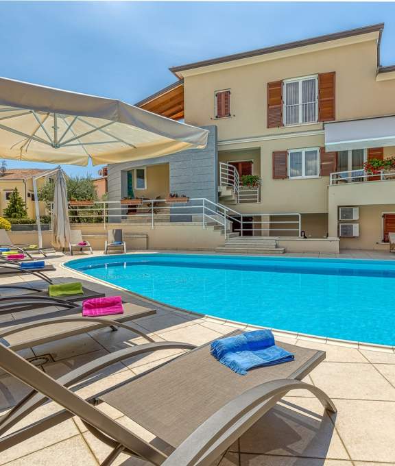 Villa Irena - Apartment II with shared pool 