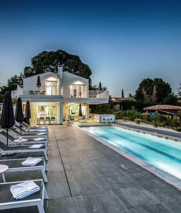 Casa Belladonna mit beheiztem Pool und Whirlpool