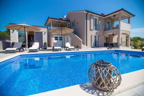 Villa Franka with private pool near Labin