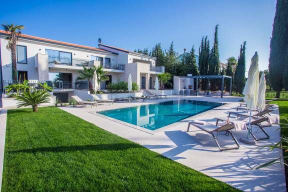 Luxuriose Villa La Residenza I mit Meerblick