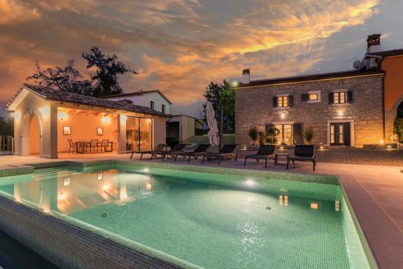 Villa Grazia with heated Pool