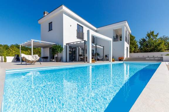 Luxury Villa Valhalla with Private Pool and Jacuzzi