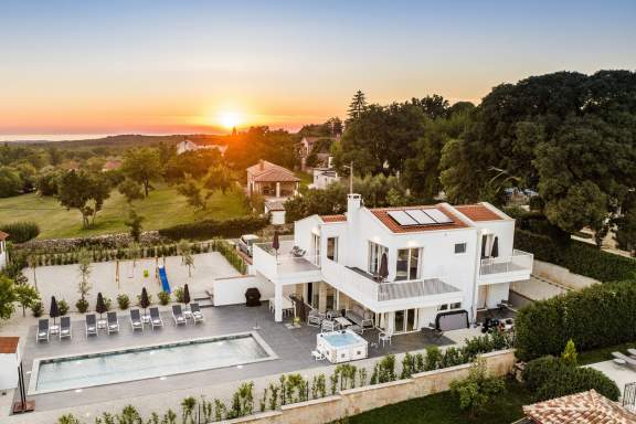 Casa Belladonna with heated pool and whirlpool