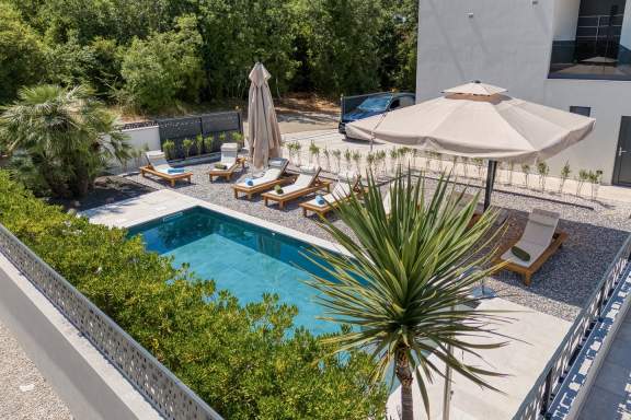 Villa Elisadora sa bazenom i whirlpoolom