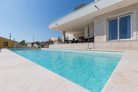 Villa Carimelli with pool