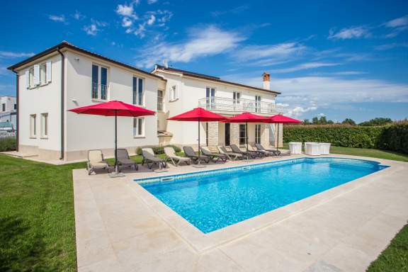 Villa Bincila mit pool fur 12 Personen 