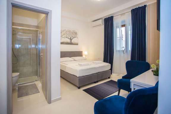 Room Magnolia One